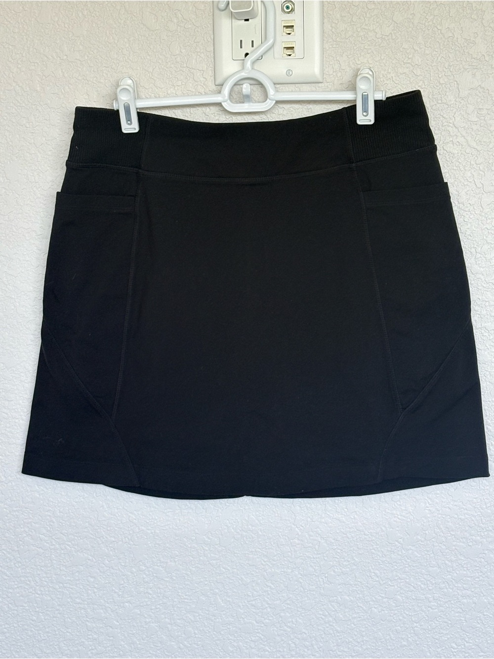 Athleta Black Performance Skort with Side Pockets. Women’s Med.